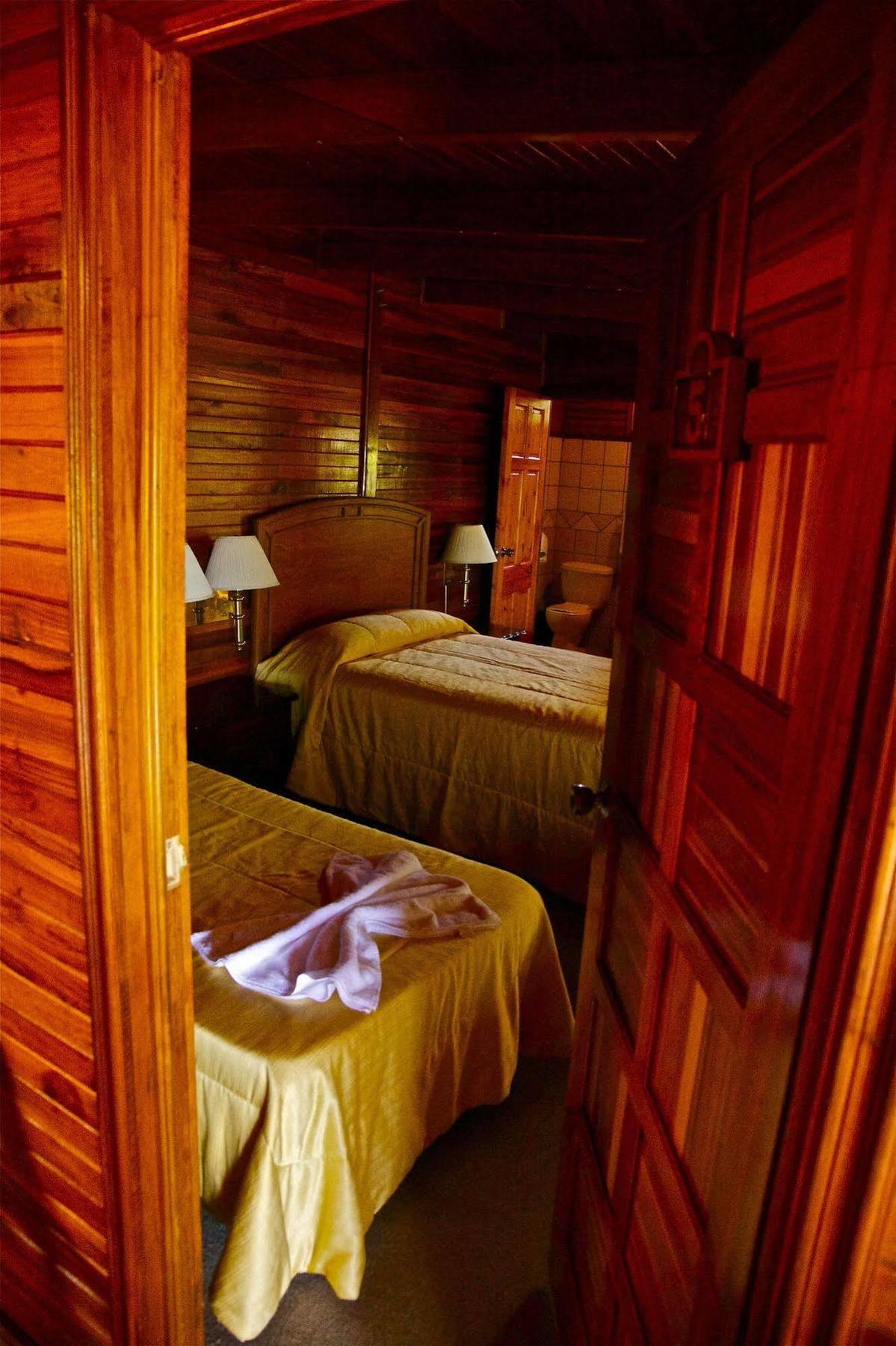 Santa Elena Lodge Cuajiniquil Esterno foto